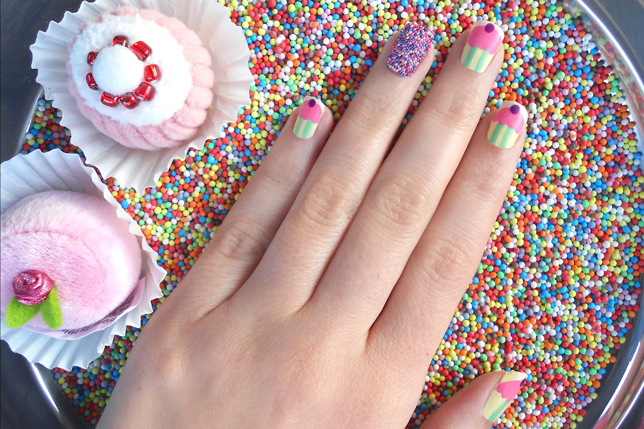 06 CupcakeGalore nails