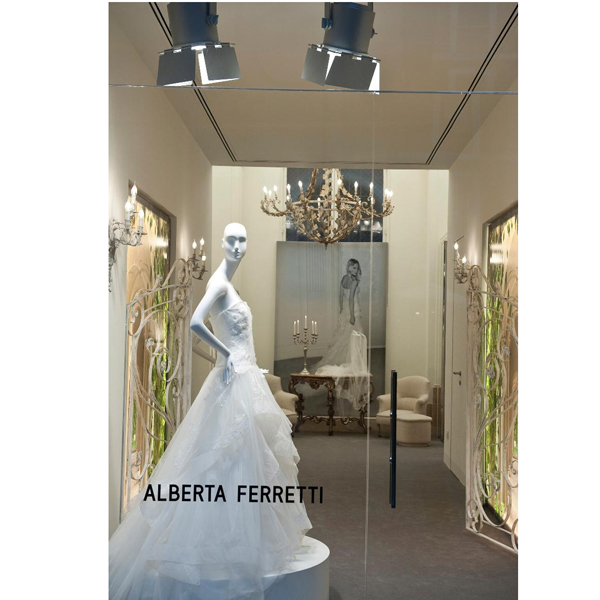 Alberta Ferretti apre a Roma il primo atelier per le spose