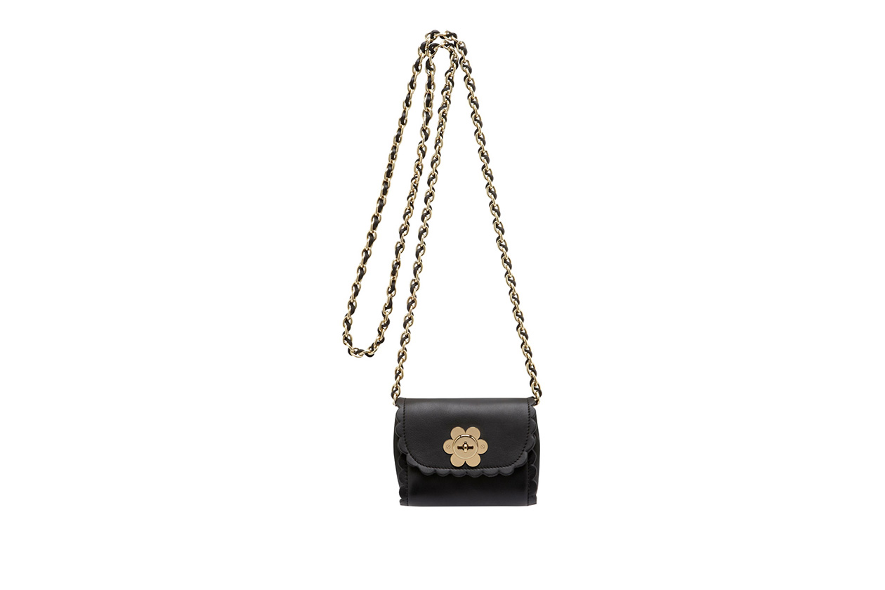 Fashion Get the look Alexa mulberry mini flower