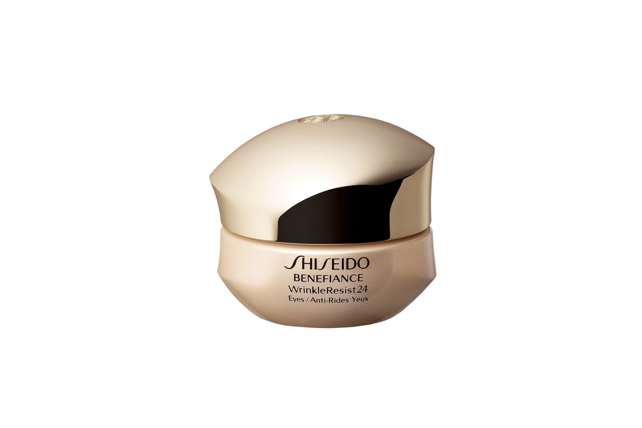 La Benefiance Wrinkle Resist 24 Intensive Eye Contour Cream di Shiseido attenua i segni causati dal rilassamento cutaneo