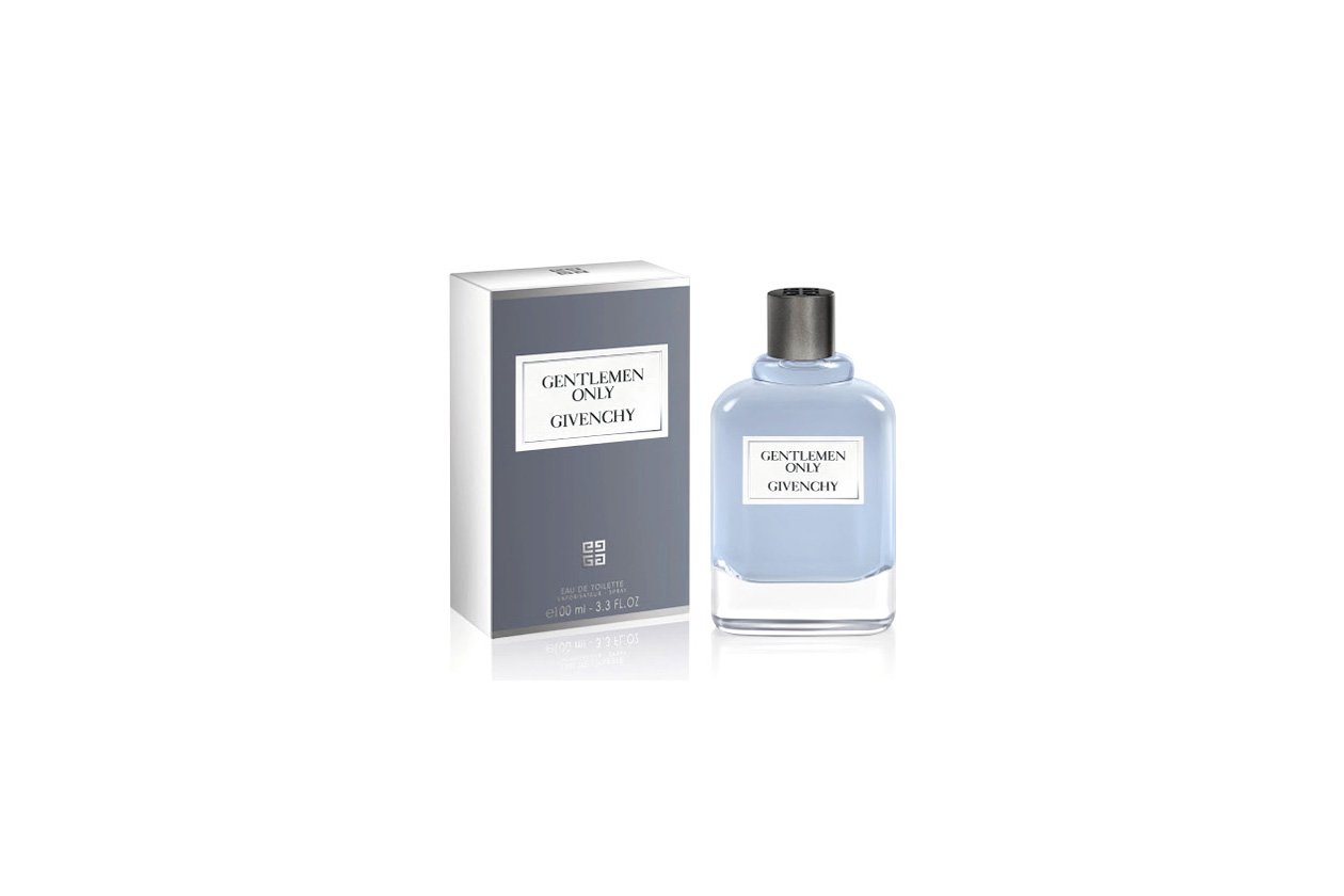 Solo per gentiluomini. Gentlemen Only di Givenchy, dalle note aromatiche e legnose, rappresenta la seduzione maschile senza tempo