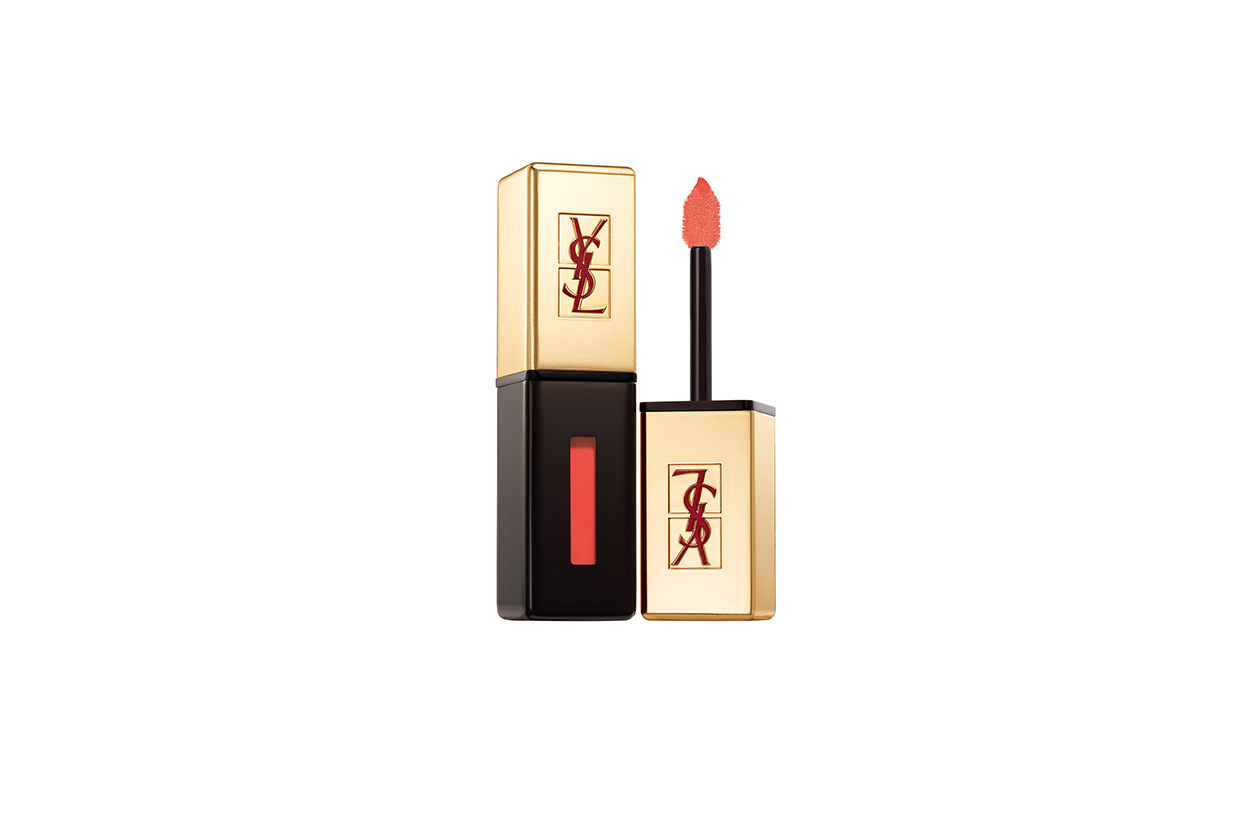 Il Rouge Pur Couture Vernis à Lèvres Peche Cerra-Colla n.27 di Yves Saint Laurent è consigliato a tutte le carnagioni con sottotoni caldi  o neutri