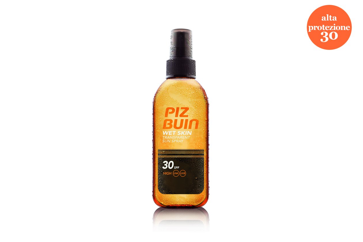 Si può stendere direttamente sulla pelle bagnata il Wet Skin di Piz Buin SPF 30