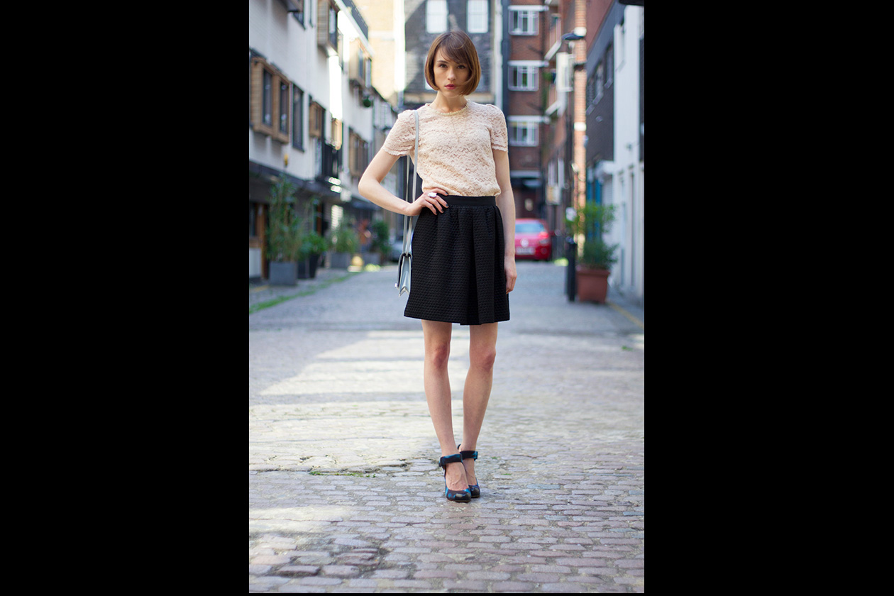 Trend: abiti da cocktail con Ella Catliff