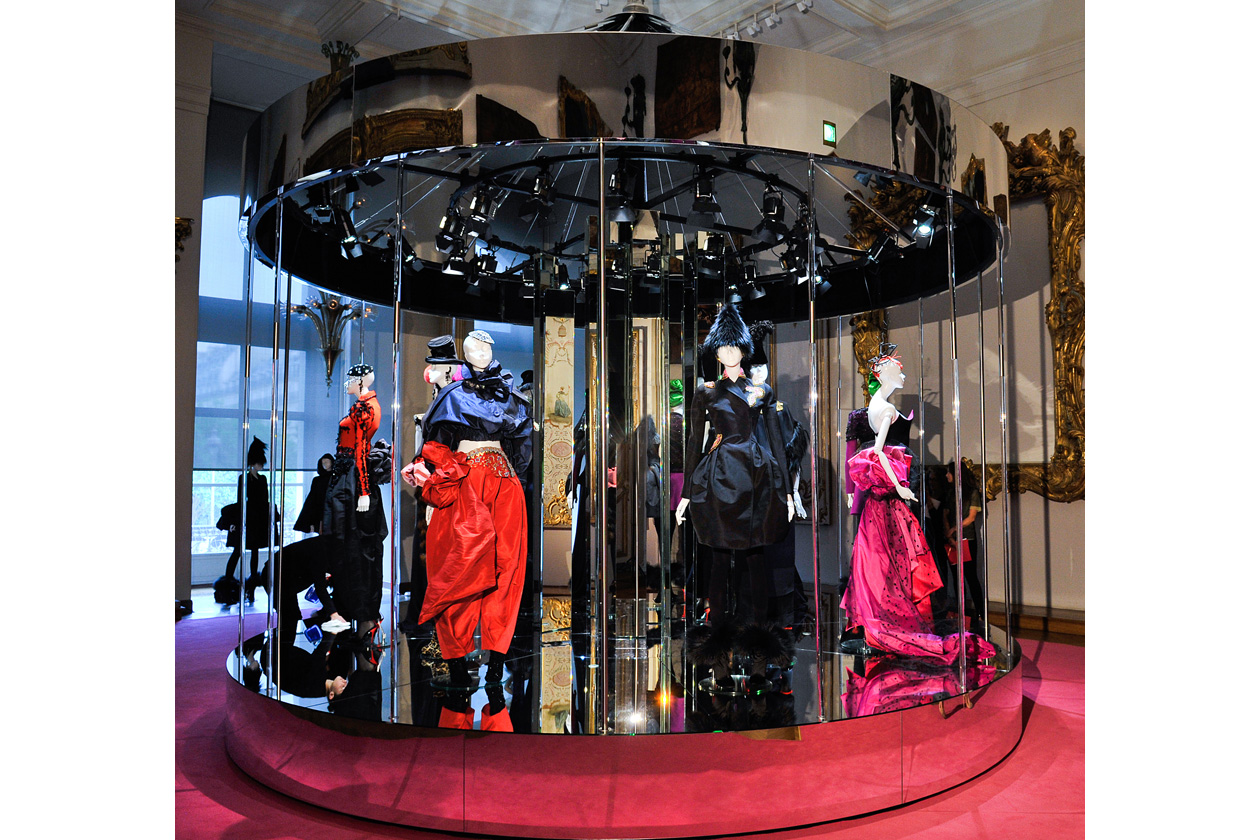 Lacroix presenta la capsule collection dedicata ad Elsa Schiaparelli