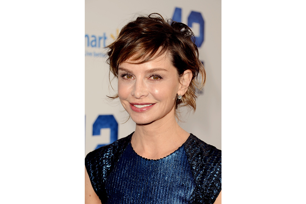 Per dare un po’ di movimento ispiratevi al look di Calista Flockhart