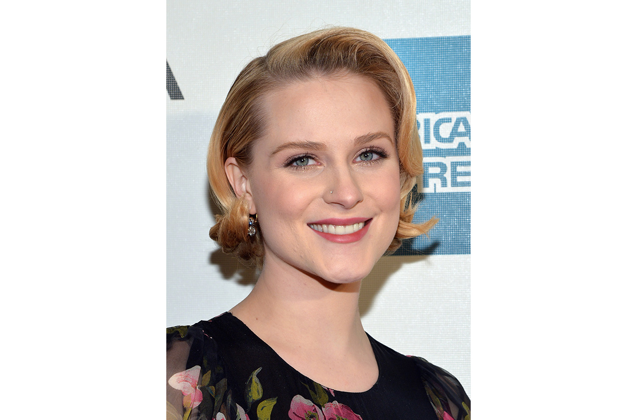 BON TON STYLE: famoso era il suo pixie cut retro. Adesso Evan Rachel Wood sfoggia un capello corto che vira verso una mezza lunghezza