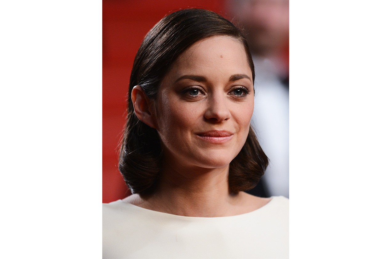 Boccoli sulle lunghezze: il tocco è vintage per Marion Cotillard