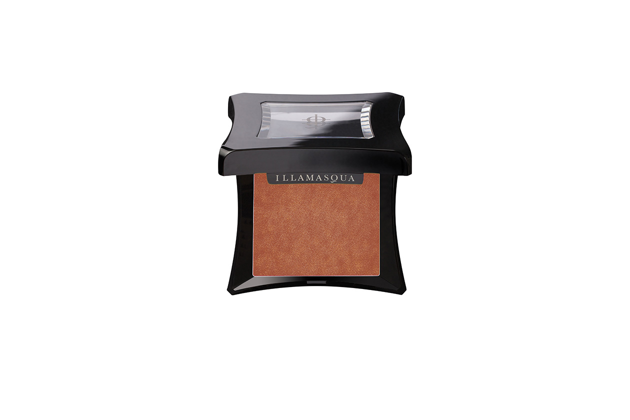 Il bronzer Gleam di Illamasqua, nel colore Supernatural, regala caldi riflessi dorati