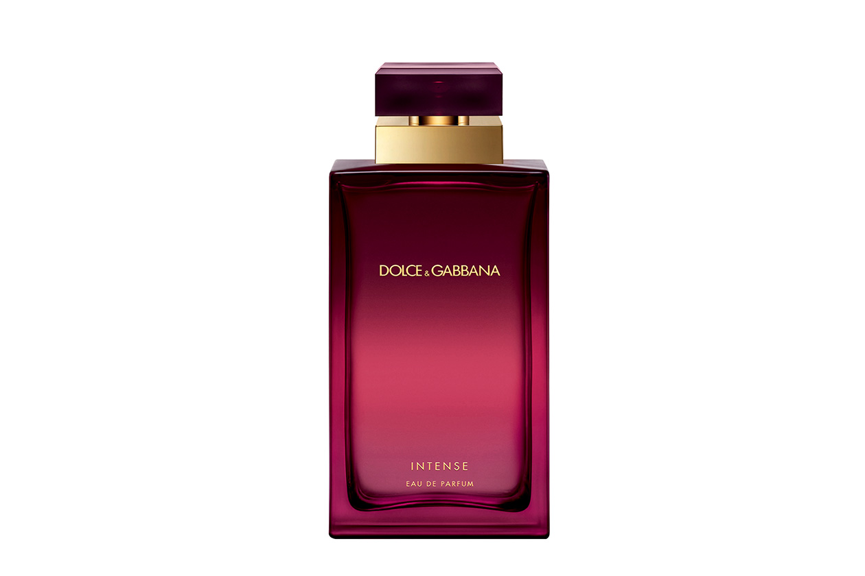 Dolce&Gabbana Pour Femme Intense è una fragranza orientale fiorita nata dall’accostamento di nobili fiori bianchi