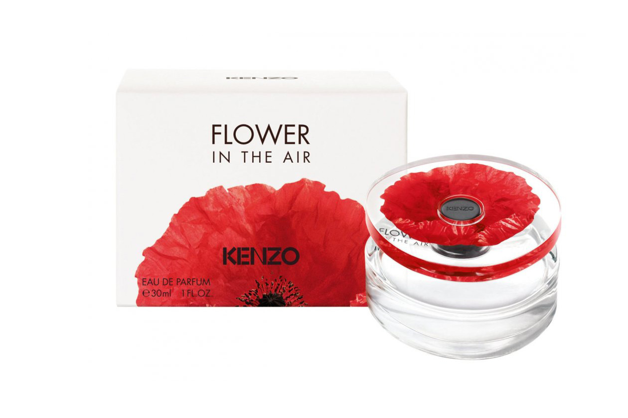 Fedele ai codici di Flower by Kenzo, nella nuova fragranza Kenzo Flower in the Air centrale resta il tema della rosa