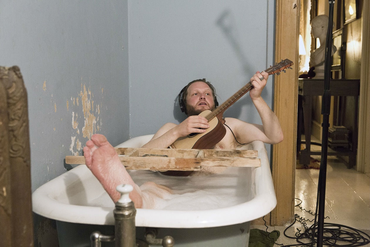 Ragnar Kjartansson; Hangar Bicocca; Milano; The Visitors; installazione; video; arte contemporanea