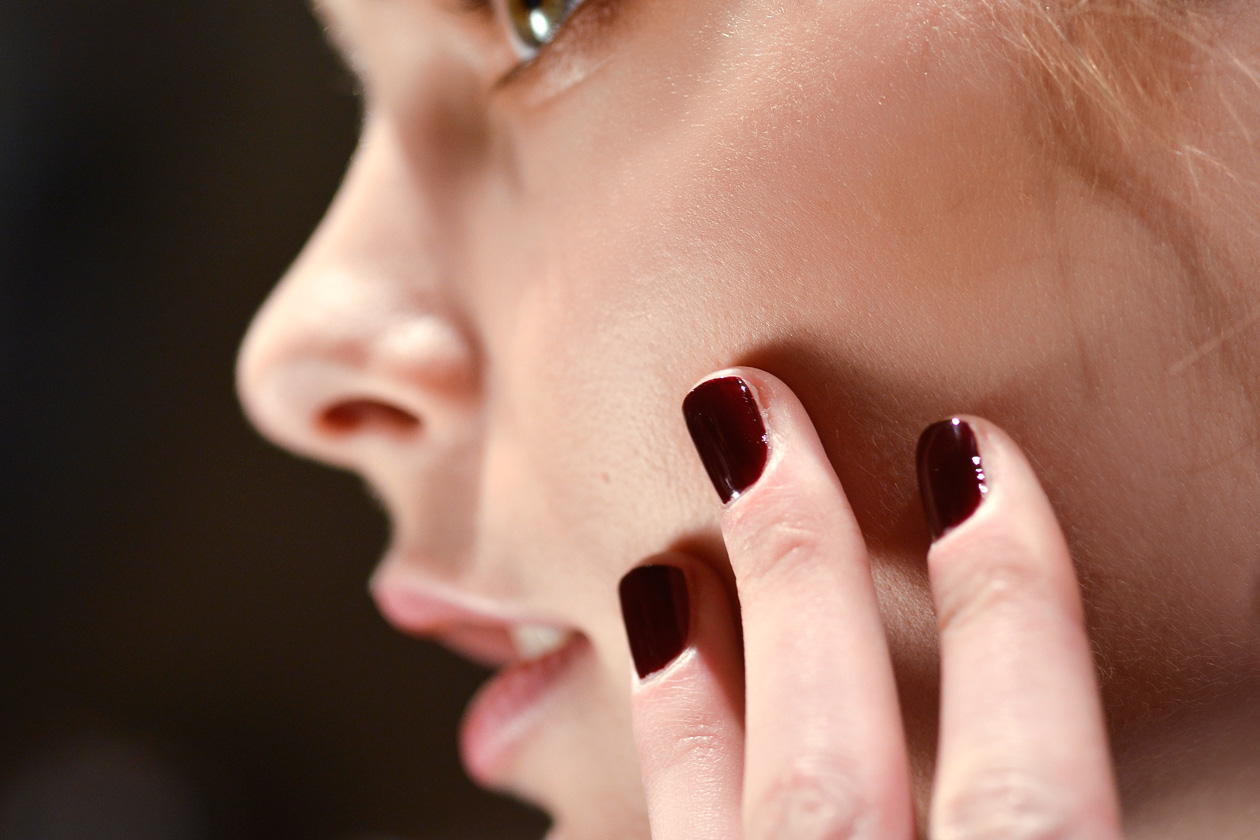 Unghie dalla lunghezza naturale per Dsquared2