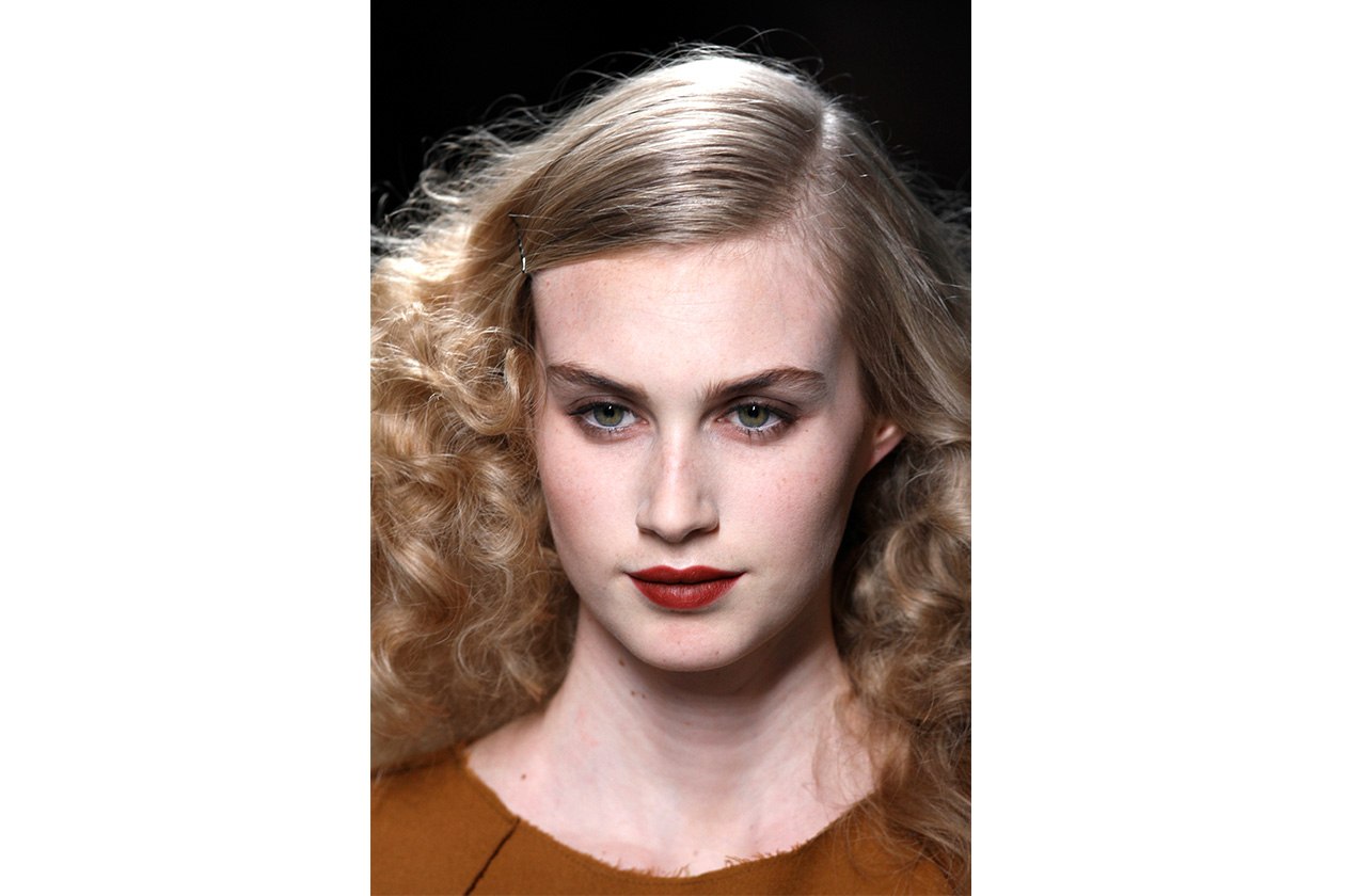 Baby doll hairdo (Bottega Veneta)