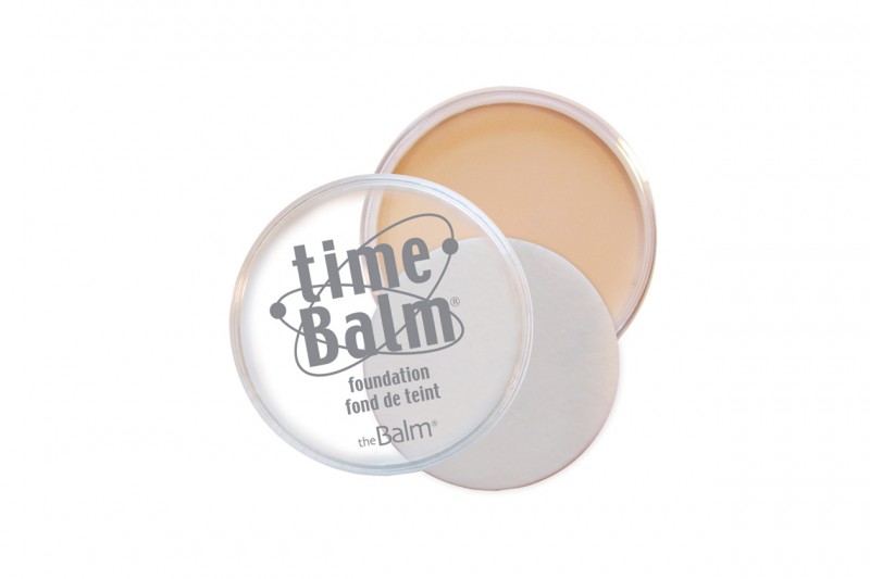 Con vitamina A, C ed E, il Time Balm Foundation di The Balm ha un effetto compattante e ringiovanente