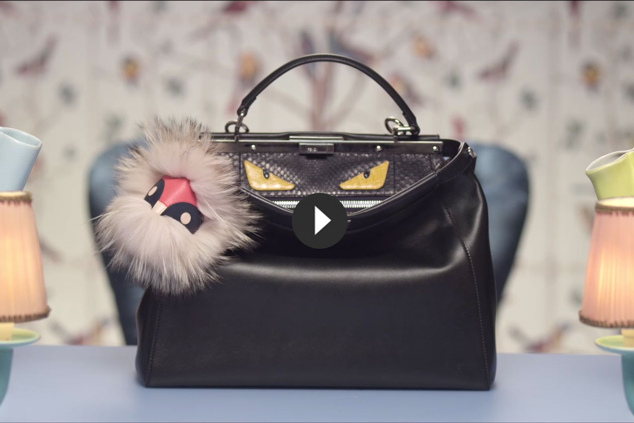 Fendi: il video con i ciondoli in pelliccia Bag Bugs