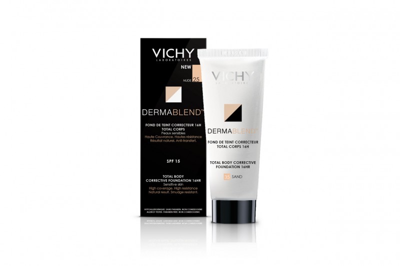 Il Fondotinta Compatto Correttore 12H Dermablend di Vichy copre tutte le macchie del corpo