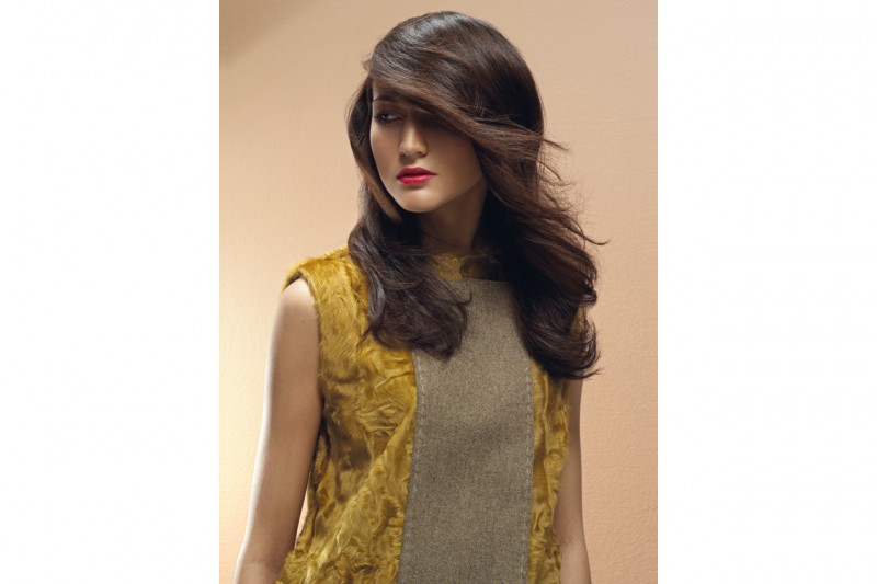La collezione di James Hair Fashion Club punta tutto sul movimento da una parte con ciocche ribelli mosse dal vento
