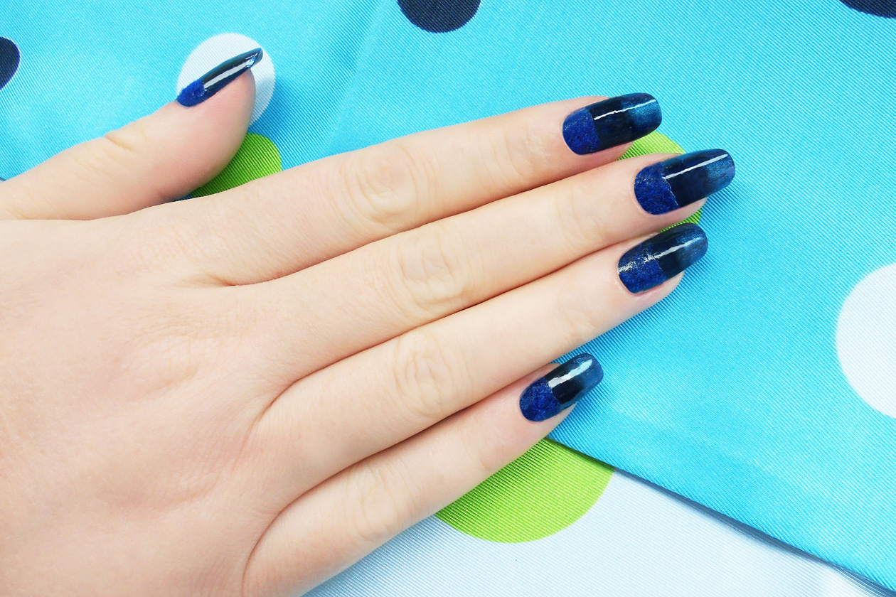 09 colore blu nailart