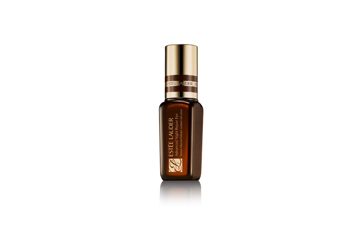 L’ Advanced Night Repair Eye Siero Infusion Occhi di Estée Lauder ripara i danni lasciati dal tempo sul contorno occhi