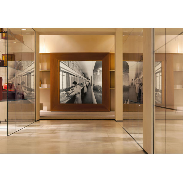 Valextra: nuova galleria nella boutique milanese