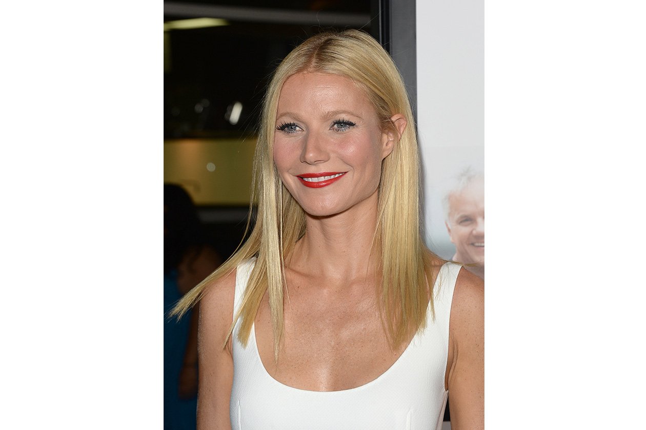 Gwyneth Paltrow: il trucco classico con labbra rosse e sguardo in evidenza