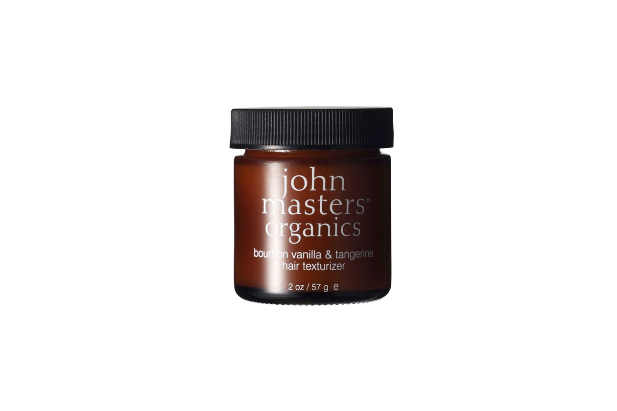 Modella la chioma il Bourbon Vanilla Tangerine Hair Texturizer di John Masters Organics  con glicerina e burro di karitè