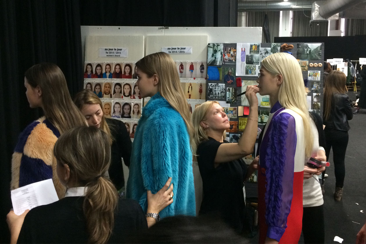 Backstage27