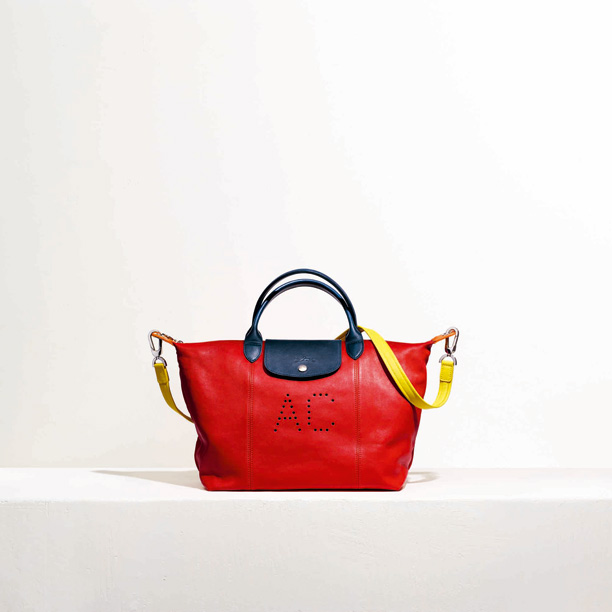 Longchamp: la borsa Pliage Cuir diventa personalizzabile