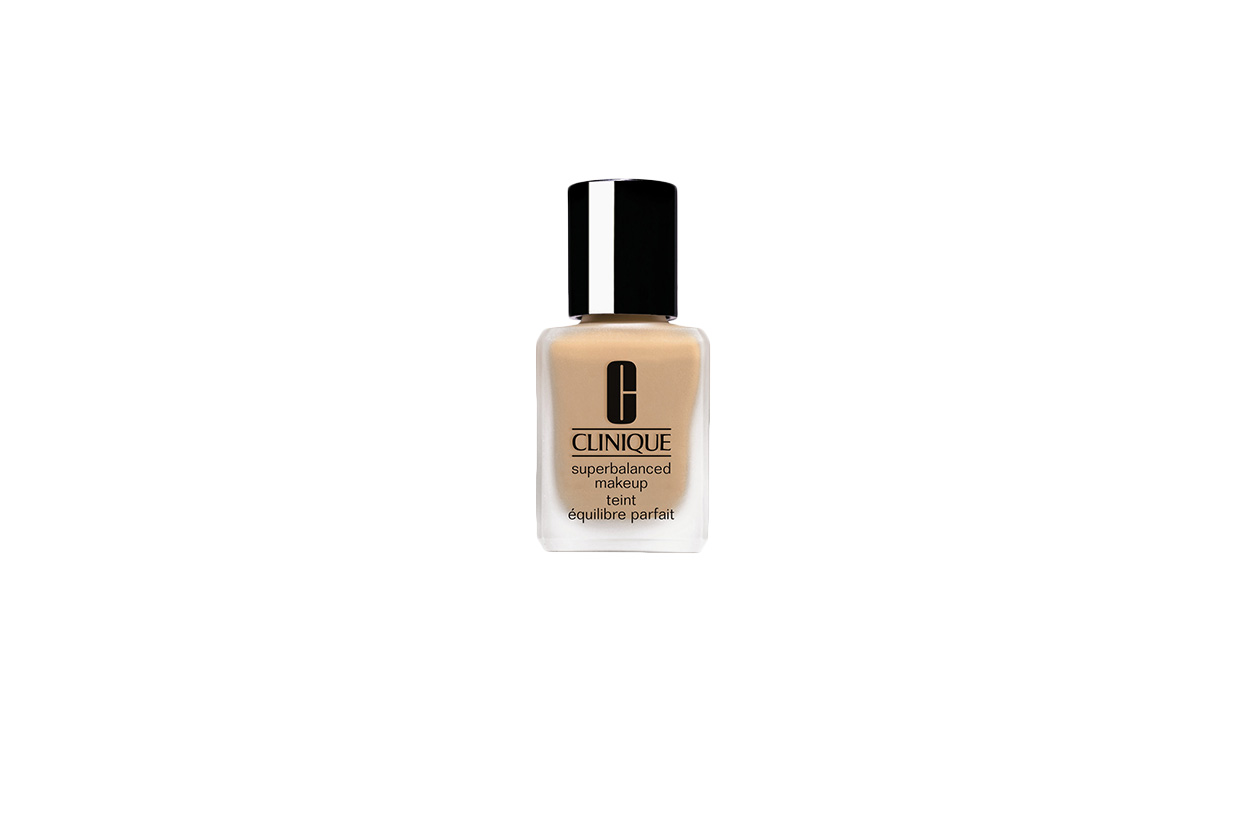 BEAUTY Cloe Bennet Clinique Fondotinta Superbalanced Makeup