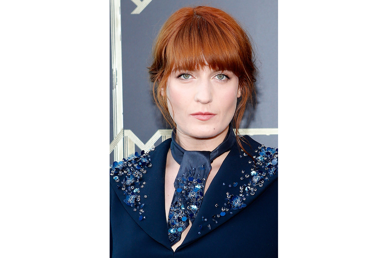 FIRE!: intenso il rosso di Florence Welch, la voce dei Florence + The Machine, valorizzato da un hairdo sempre molto morbido