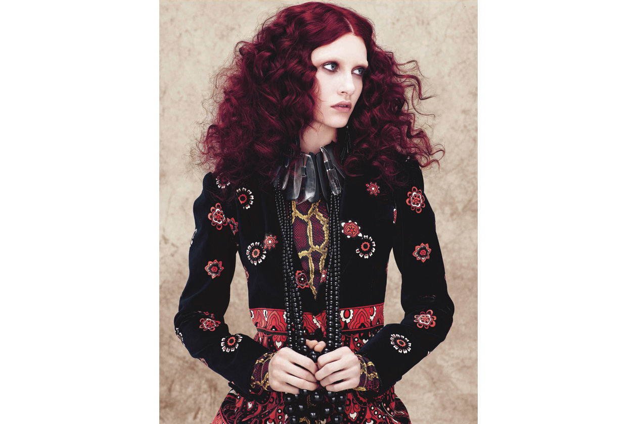 Il Celtic Red è un rosso intenso personalizzato con blocchi di tonalità viola per aggiungere intensità