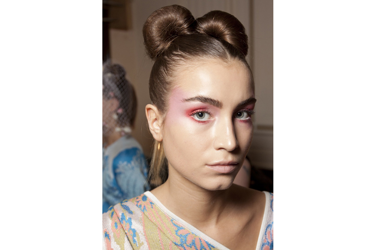 Per Ekaterina Kukhareva l’ispirazione è la Geisha giapponese con un doppio chignon