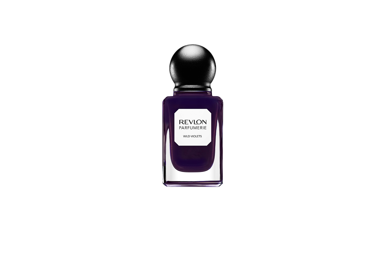 BEAUTY Dark Nails rev parfumerie wildviolets retouched 600Bv1