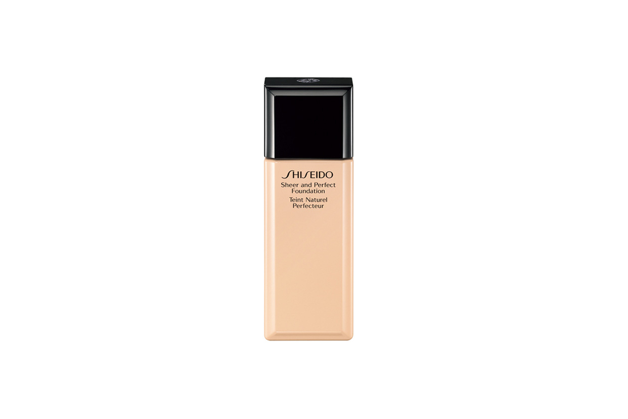 Il fondotinta Sheer And Perfect Foundation di Shiseido ha un finish naturale