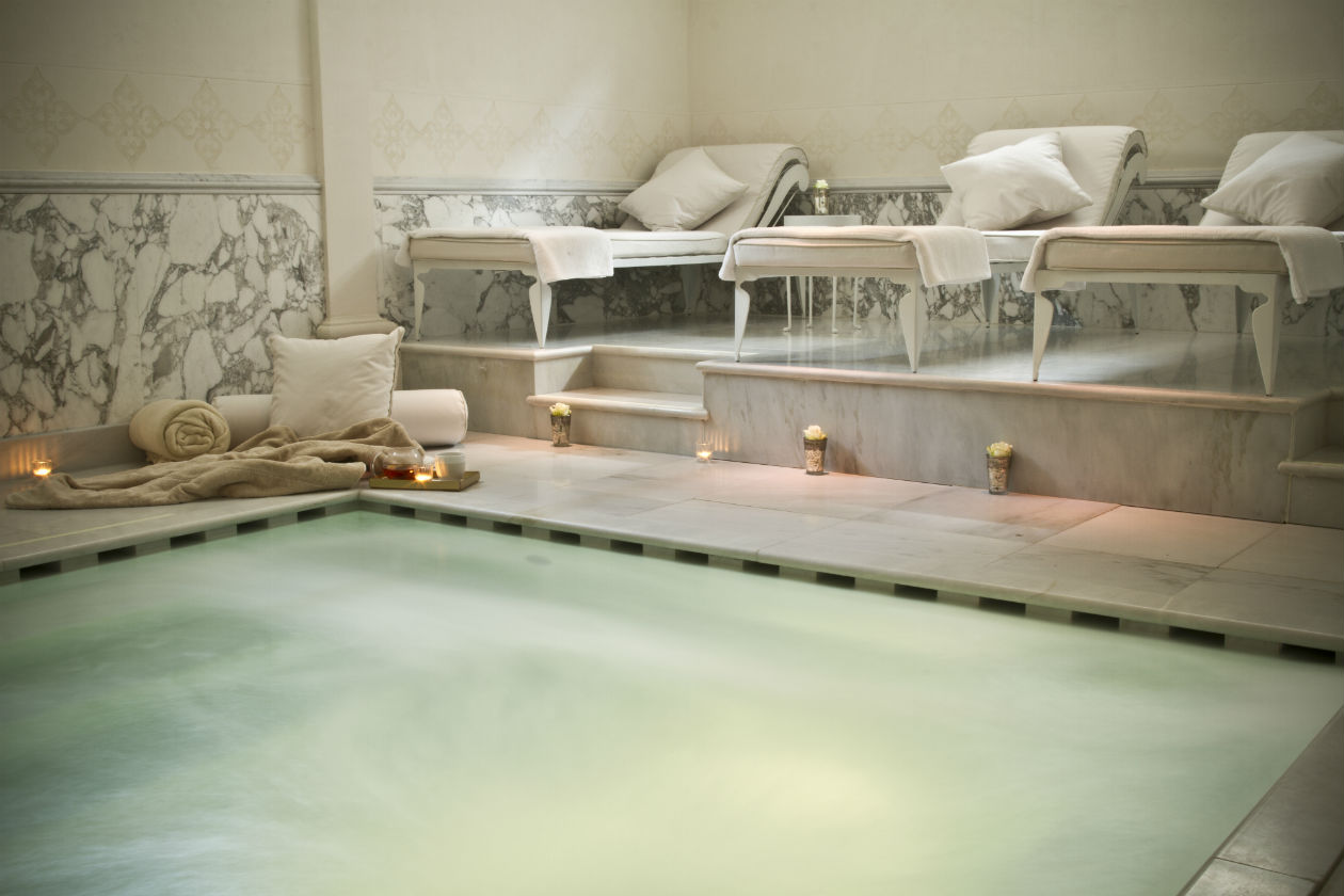 Sperimentate il bagno Drenante che favorisce l’eliminazione dell’acqua dai tessuti sottocutanei presso la spa del Grand Hotel Villa Cora