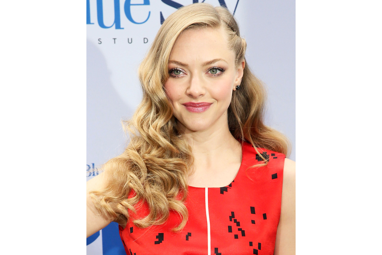 Flawless skin: l’illuminante è un prodotto must have nella beauty routine di Amanda Seyfried