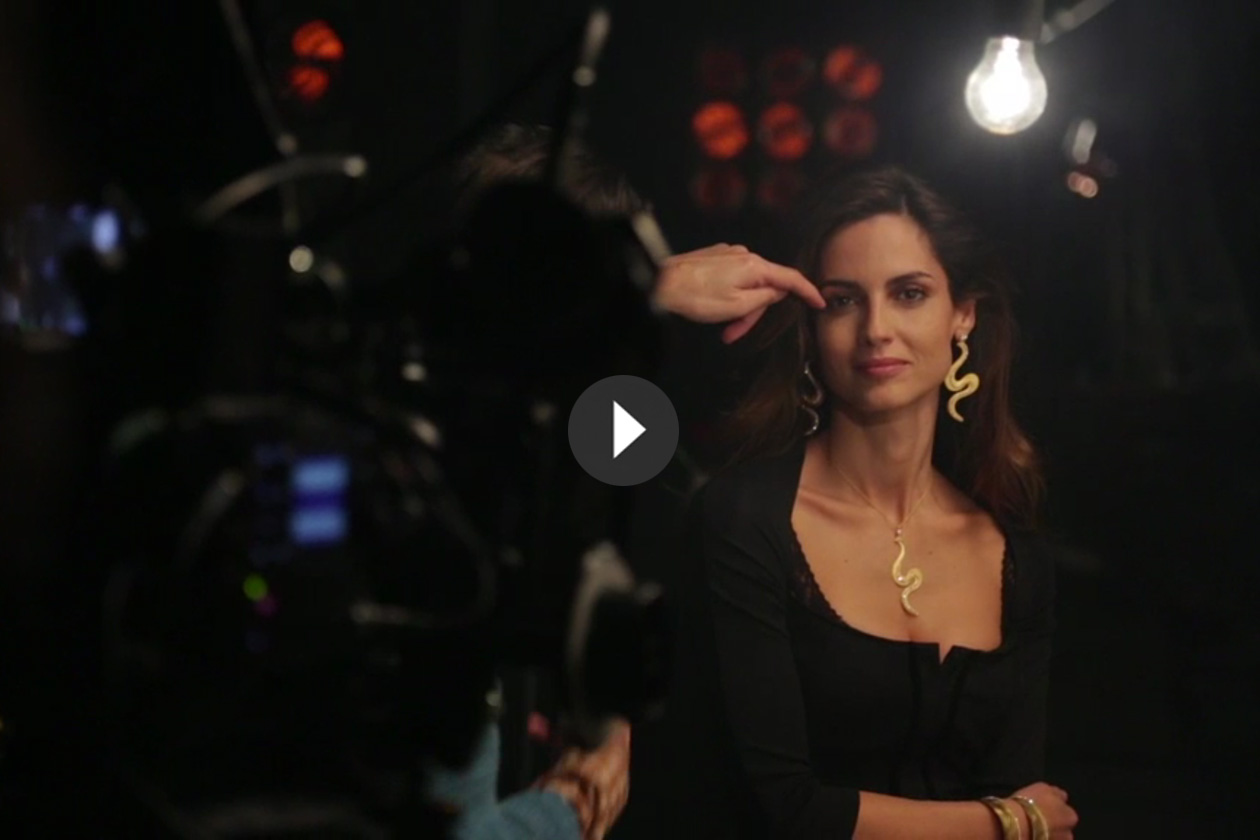 Il video backstage della campagna PE 2014 di Stroili Oro