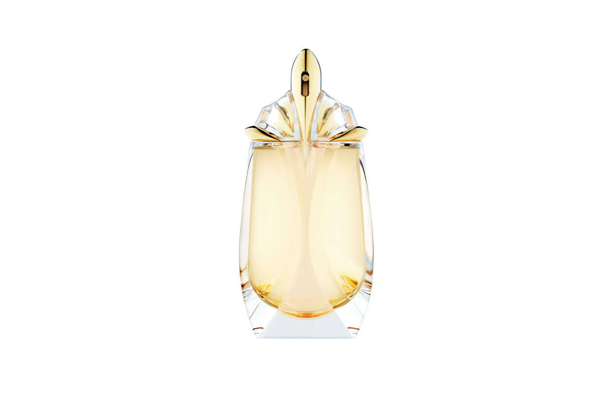 IL TOCCO DI VANIGLIA: Alien Alien Eau Extraordinaire di Thierry Mugler è una fragranza con note di fiore d’arancio e un fondo di vaniglia