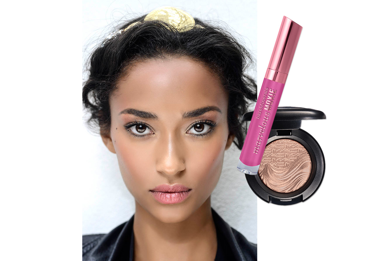 ROSSETTO ROSA INTENSO E POLVERI GOLD: look dalla sfilata di Dolce & Gabbana. Make up: bareMinerals – MAC Cosmetics