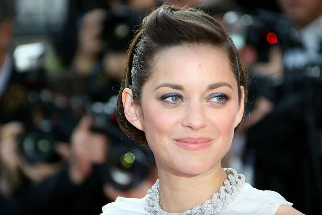 Volume vintage per il ciuffo di Marion Cotillard