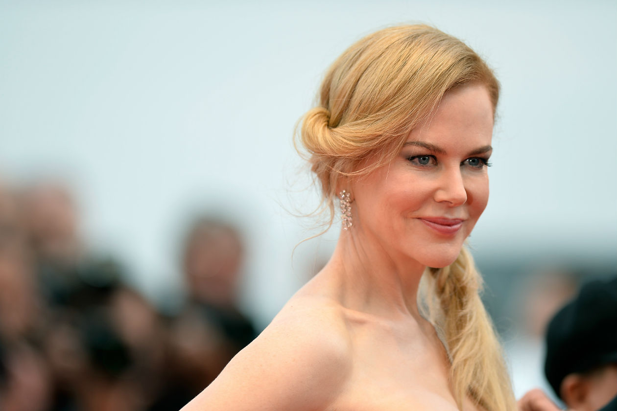 Nicole Kidman, una delle attrici protagoniste del red carpet francese, sceglie uno smokey eyes più delicato