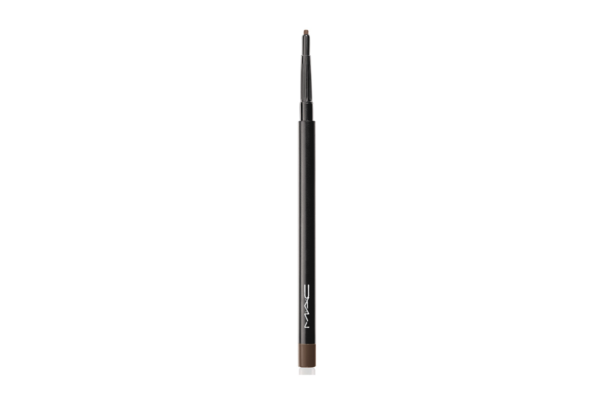 Anche la Stylish Brow Lingering in 300 di MAC Cosmetics è un prodotto due in uno