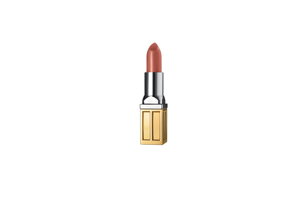 Il Beautiful Color Moisturizing Lipstick in Desert Rose di Elizabeth Arden è formulato con pigmenti ricchi di emollienti