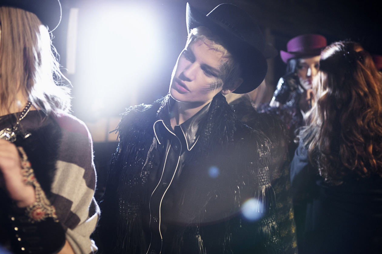 Metiers d’art 2013 14 Paris Dallas Backstage pictures by Benoit Peverelli 004