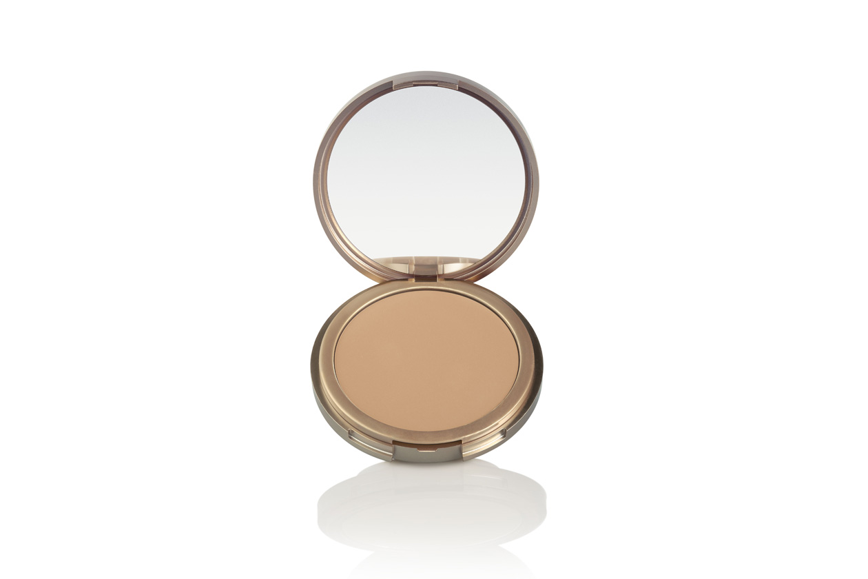 Per chi ama i fondotinta in polvere, il Sunproof Powder Foundation SPF 15 di Kiko è ideale per pelli da normali a miste