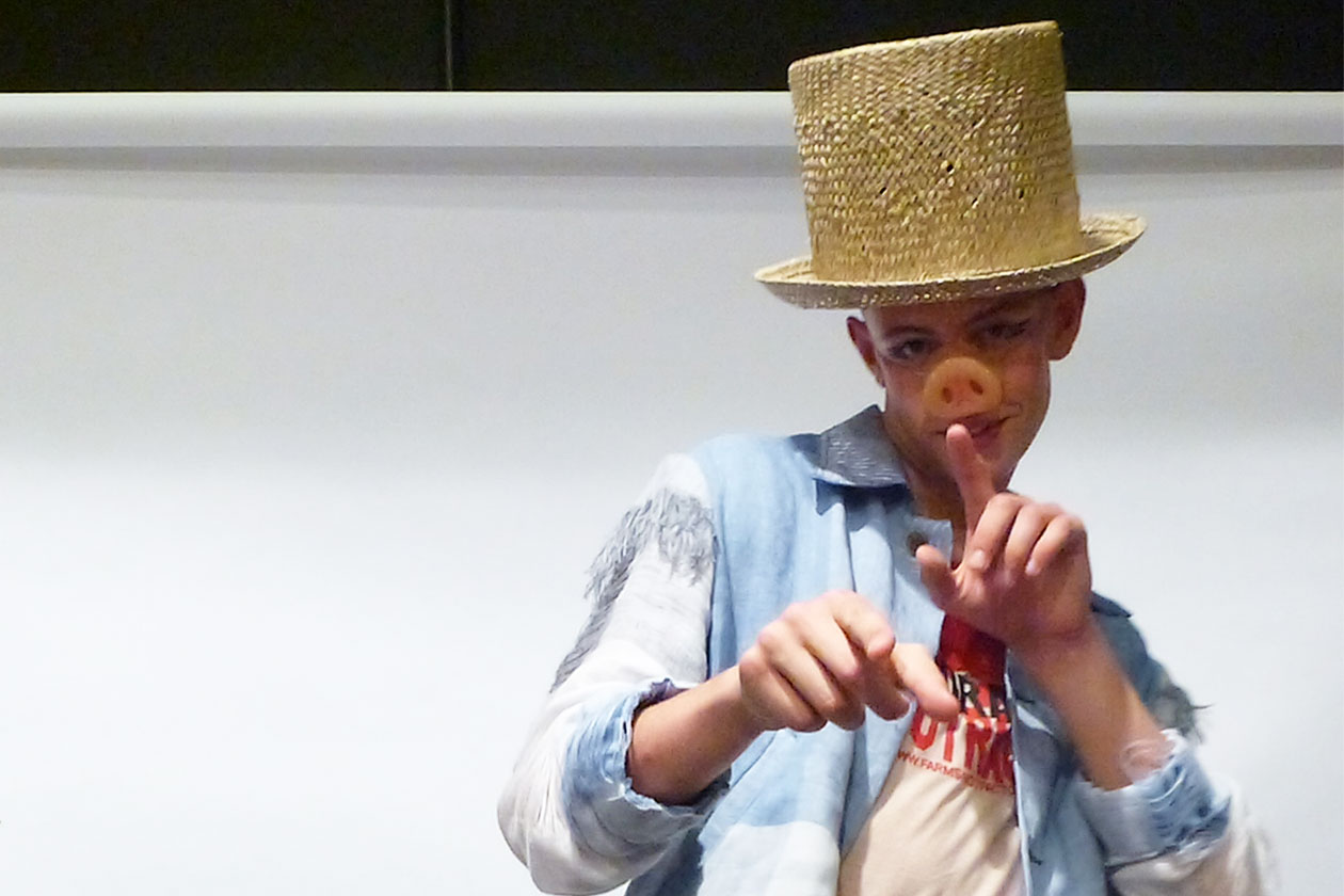 Vivienne Westwood Primavera/Estate 2015: il backstage beauty & hair