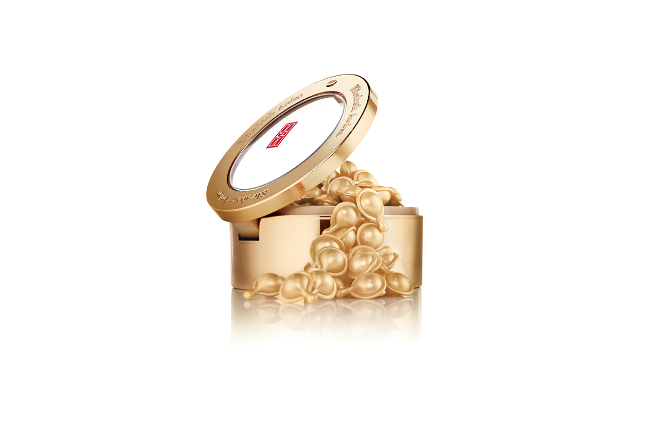 BEAUTY Haircare summer Haircare estate Trattamenti Elizabeth Arden Capsules Daily Youth Restoring Serum viso