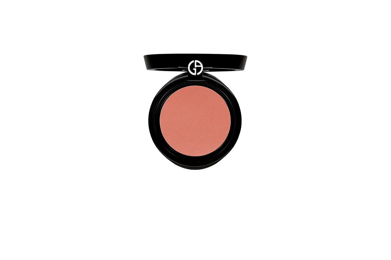 BEAUTY Nina Dobrev Palette cheek fabric