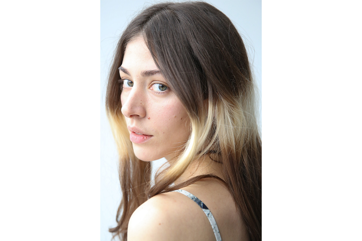 Beauty Hairstyle Splashlight – Caroline Polachek